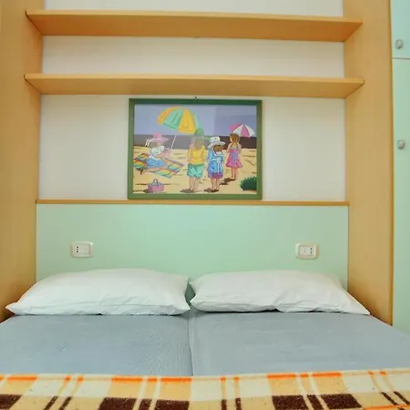 Apartment Lovely Beachside Flat - Beahost