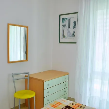 Lovely Beachside Flat - Beahost Apartment
