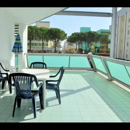 Apartment Lovely Beachside Flat - Beahost